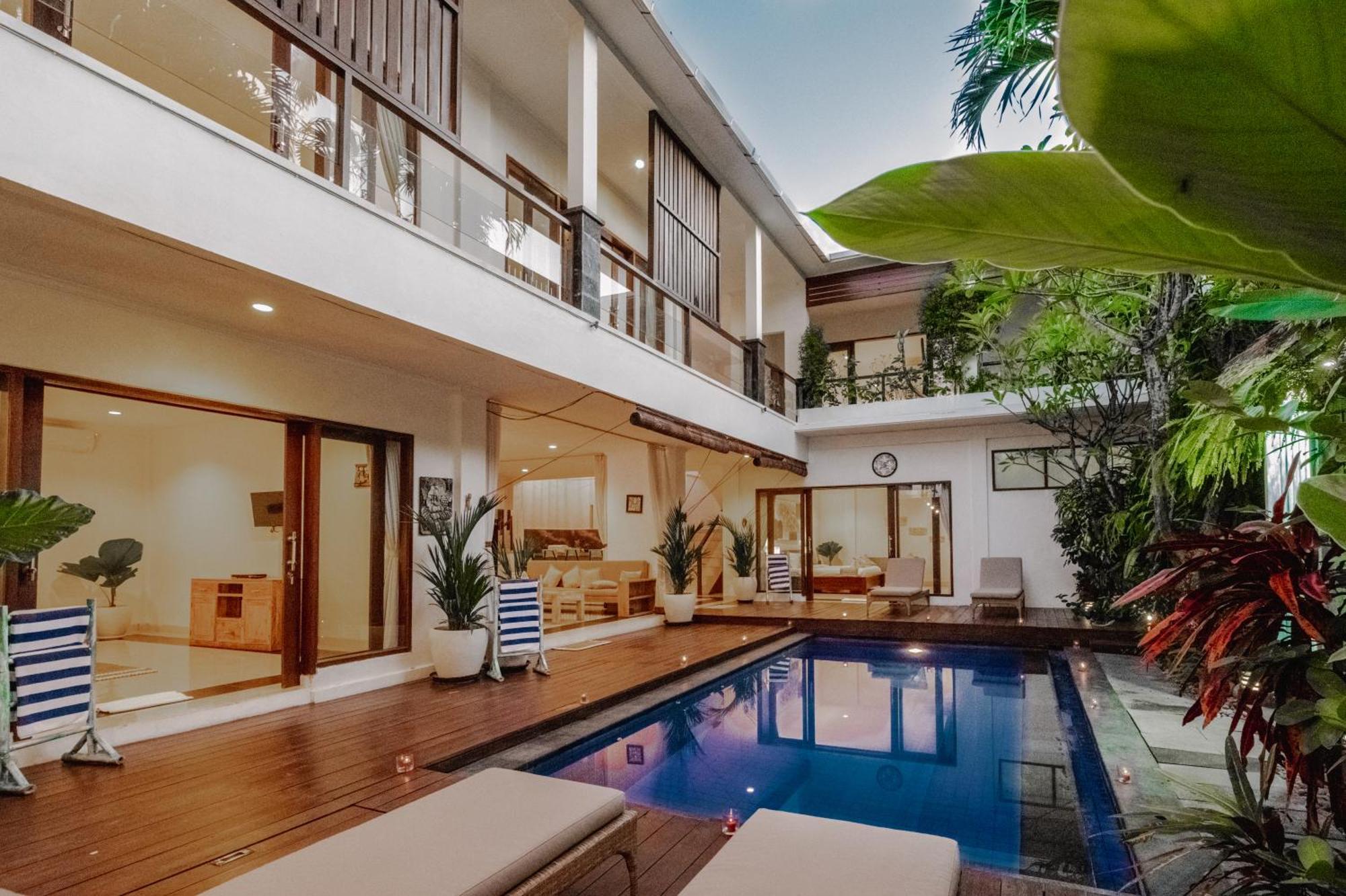 5 Bedroom In Centre Location Of