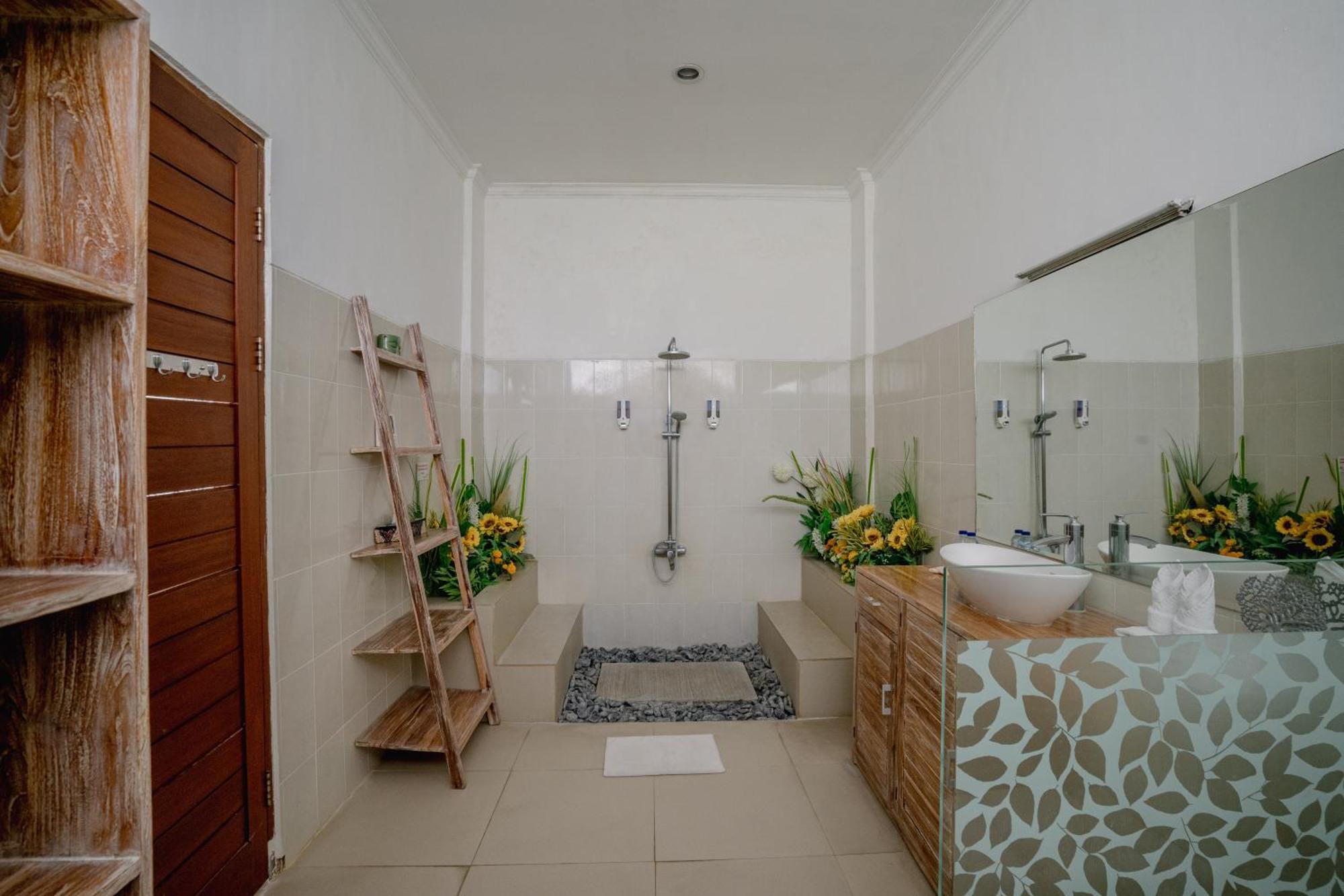5 Bedroom In Centre Location Of Seminyak (Bali)