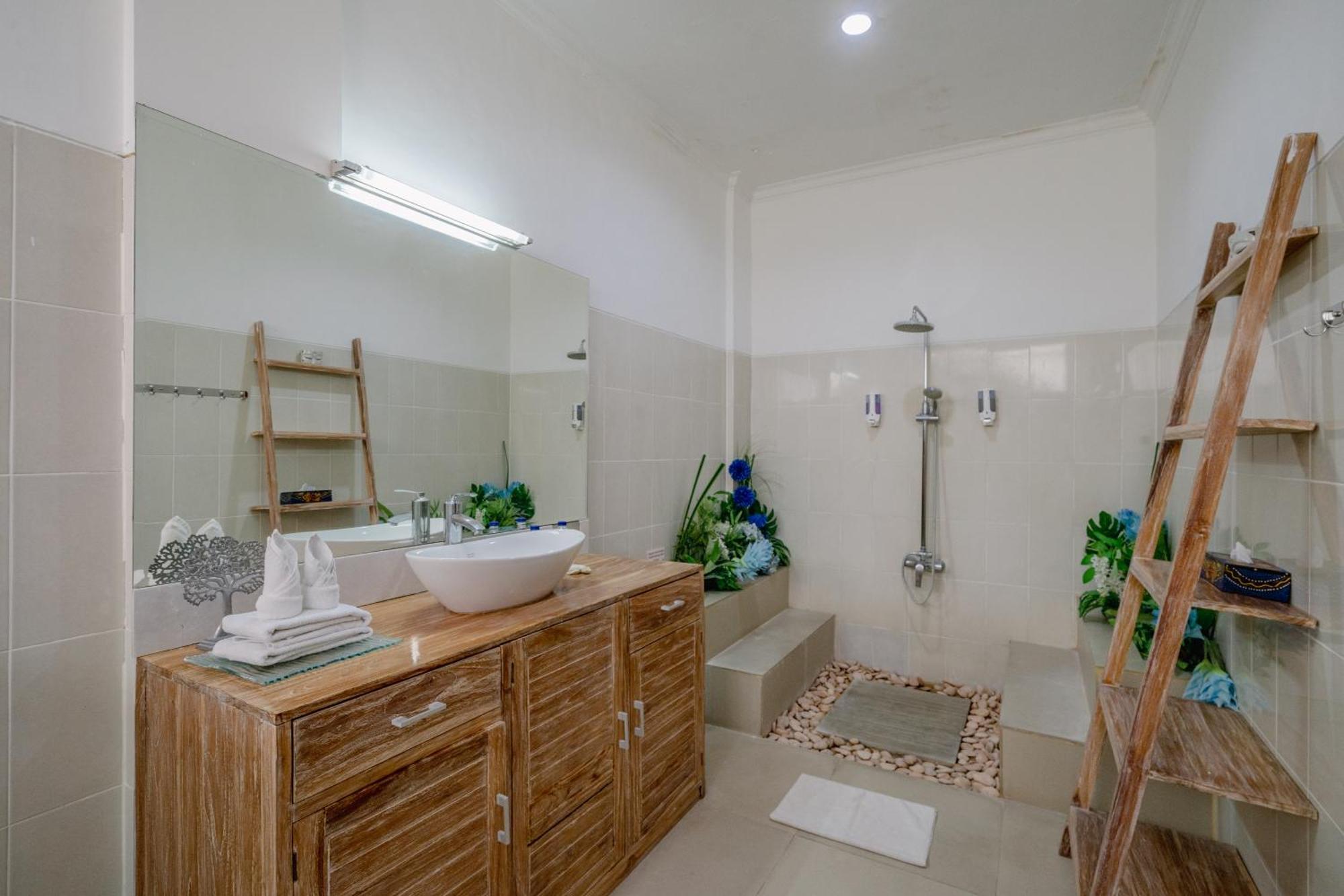 Villa 5 Bedroom In Centre Location Of Seminyak (Bali)