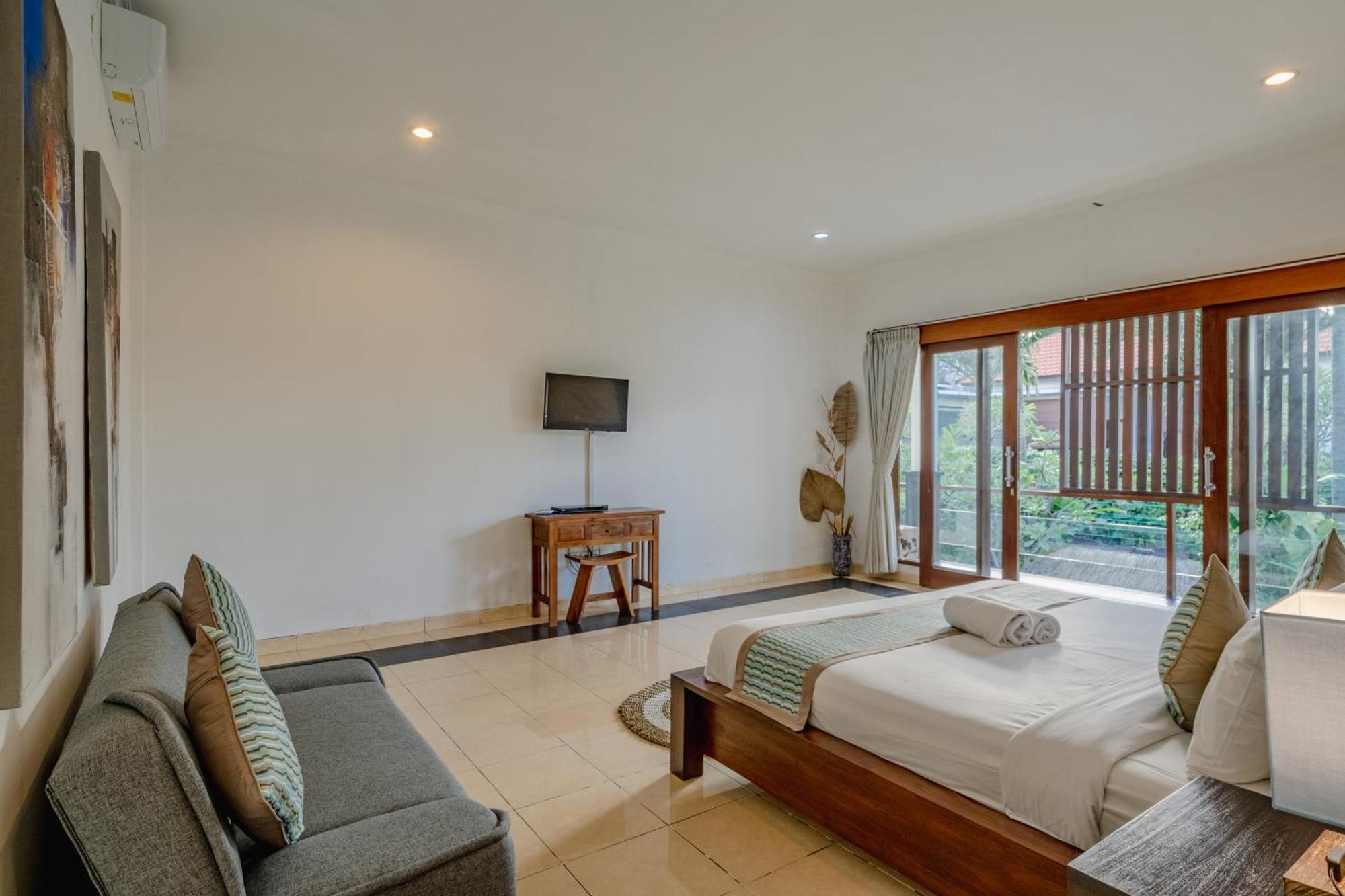 5 Bedroom In Centre Location Of Villa *