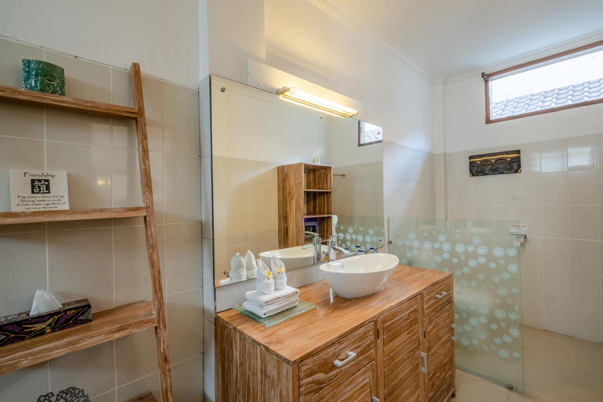 Villa 5 Bedroom In Centre Location Of