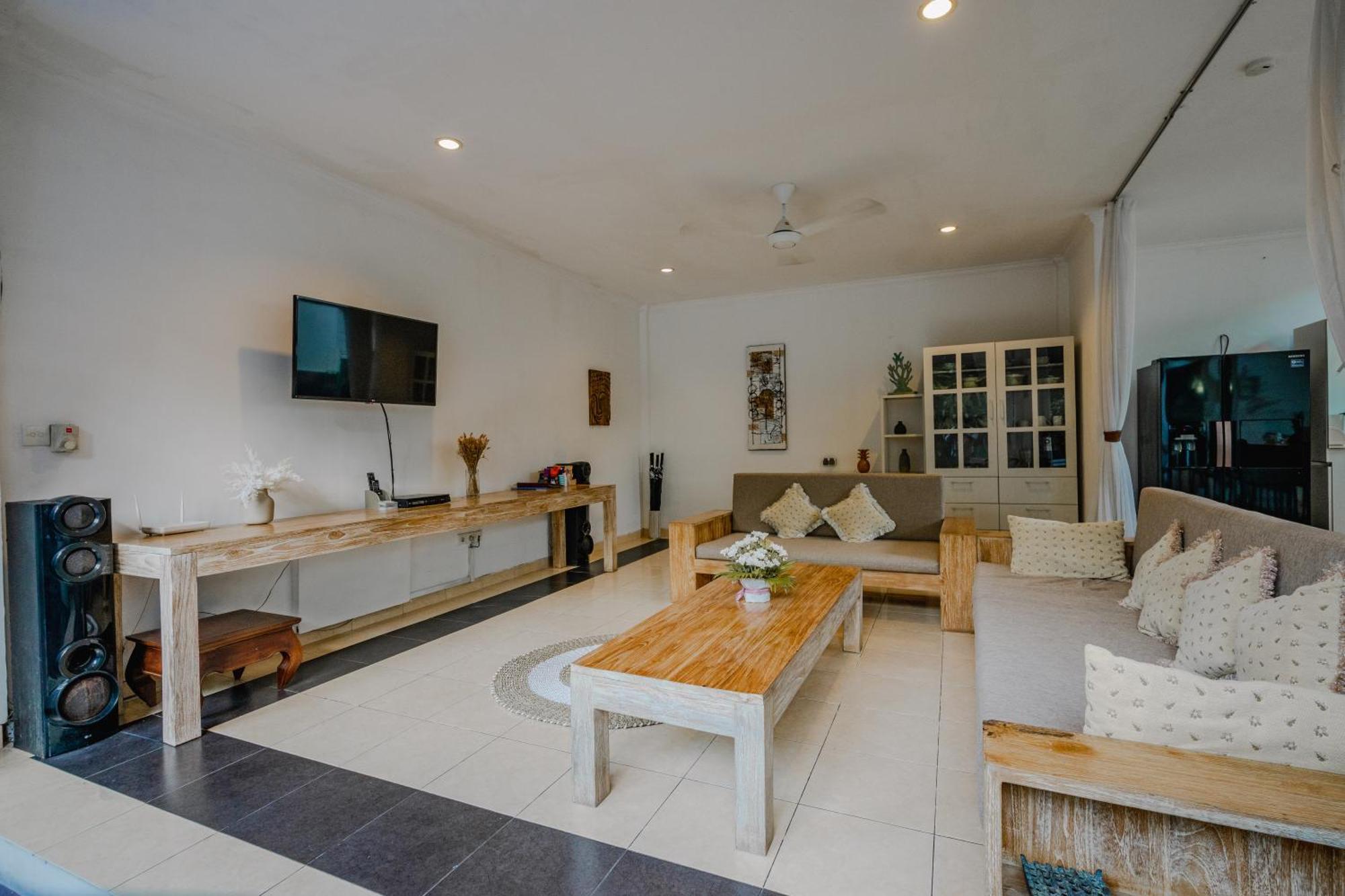 Villa 5 Bedroom In Centre Location Of *