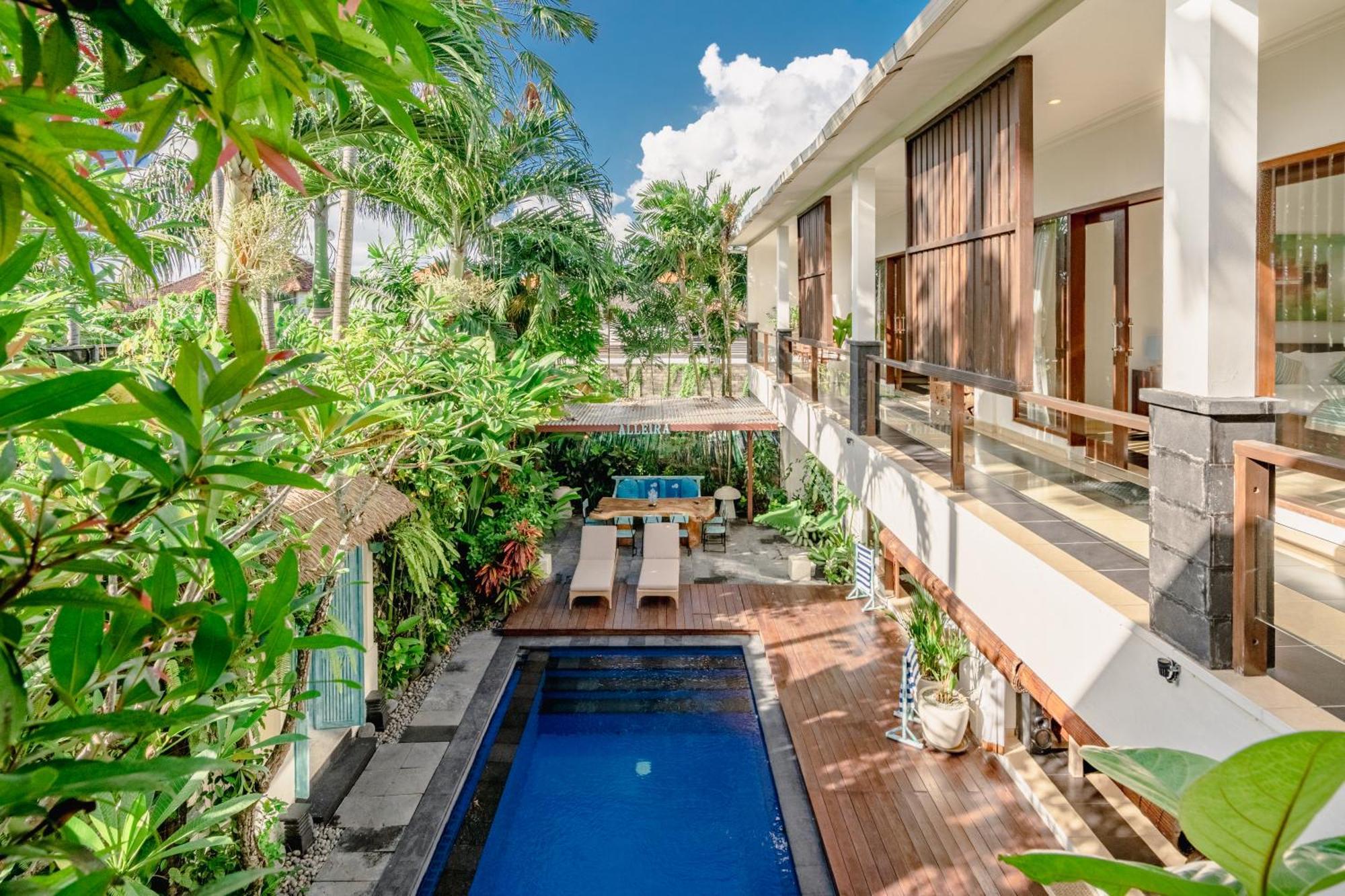 5 Bedroom In Centre Location Of *