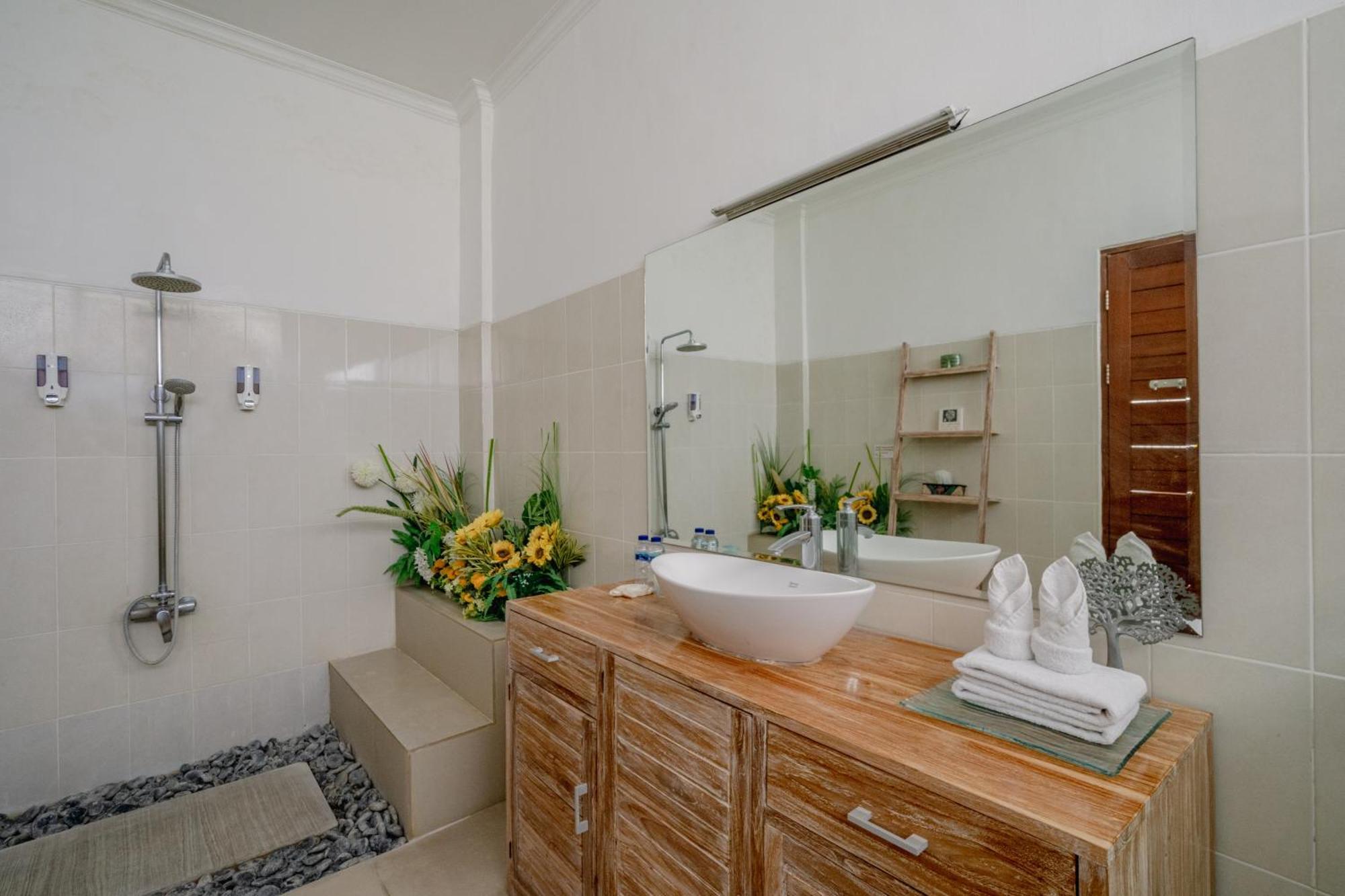 5 Bedroom In Centre Location Of Villa *