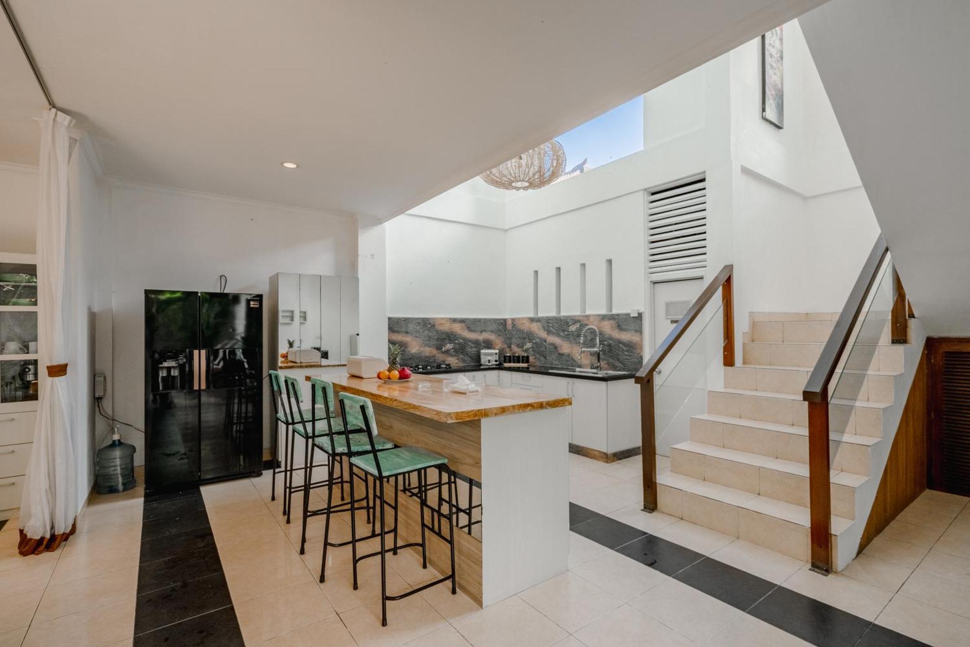 5 Bedroom In Centre Location Of Villa Seminyak (Bali)