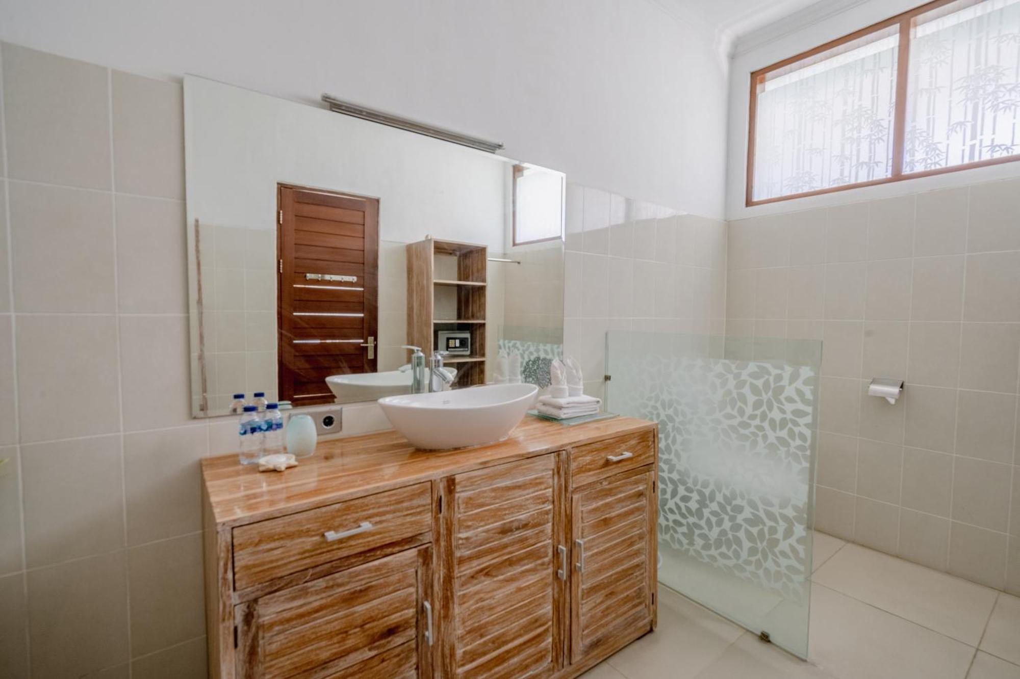 5 Bedroom In Centre Location Of Seminyak (Bali)